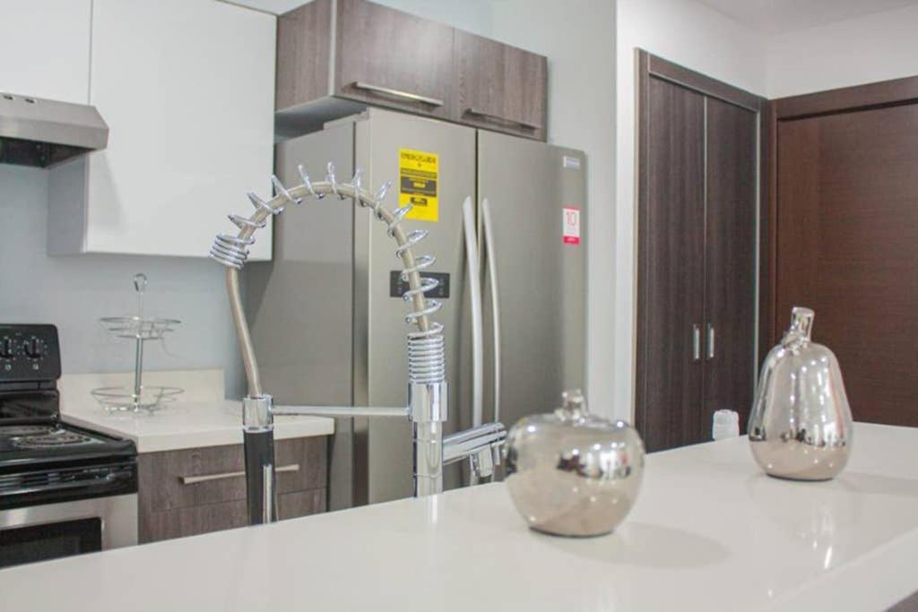 Moderno Y Acogedor Condominio En Zona Exclusiva 산페드로술라 외부 사진
